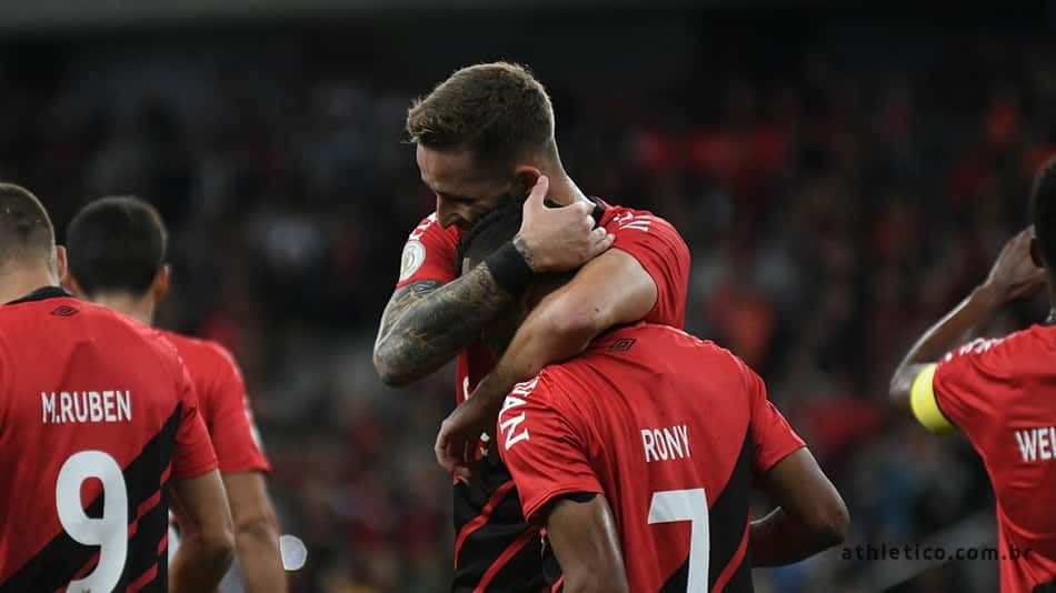 Athletico cria bastante, marca e vence o Bahia na Arena da Baixada
