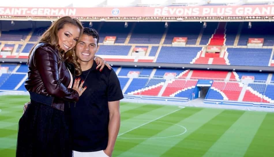 Mulher de Thiago Silva topa desafio de participar de reality show francês