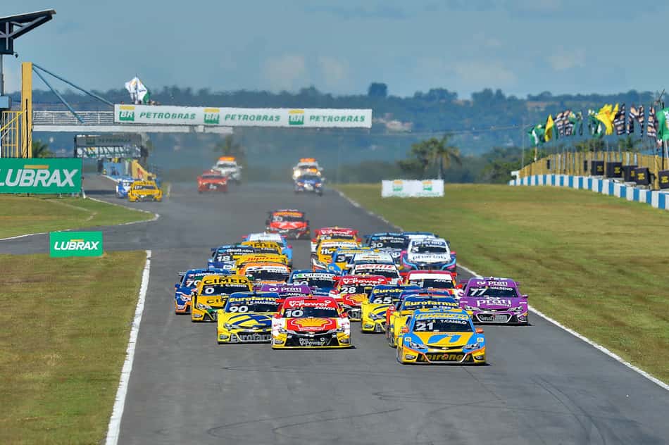 VÍDEO: confira os melhores momentos da Stock Car em Goiânia