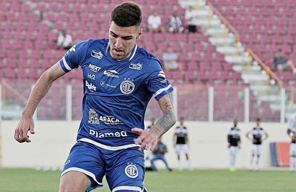 Agora no Confiança, Thiago Ennes fala sobre enfrentar ex-time: 'Tenho carinho, mas precisamos vencer'