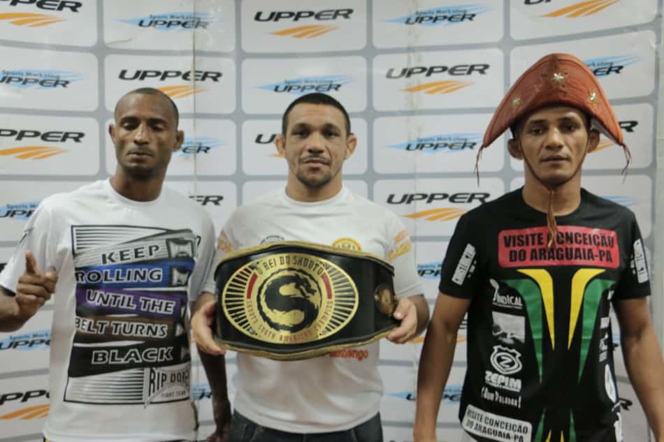 Evento acontece neste sábado, no Rio, e conta com outros 14 combates além da disputa de cinturão (Foto: Natalino Werneck)