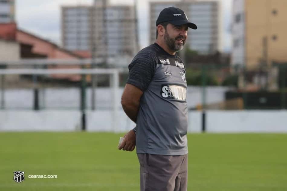 Enderson fala em gratidão e desejo de por o Cruzeiro na elite novamente