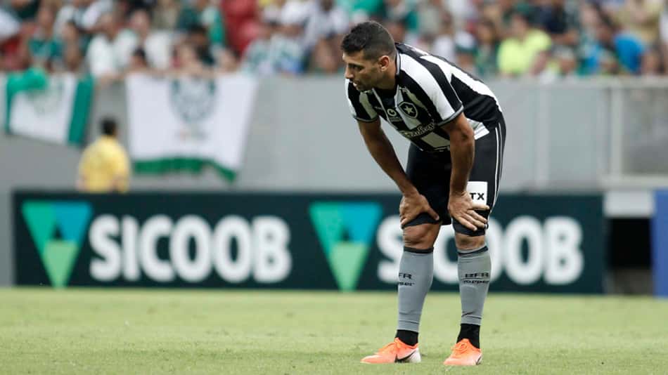 Fora da área: mobilidade de Diego Souza oferece variações a Barroca