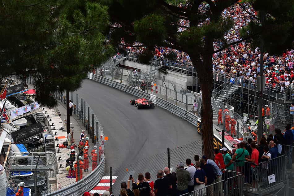 Charles Leclerc disse que era necessário arriscar depois de largar em 15º