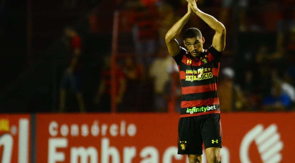 Santos negocia a contratação do zagueiro Adryelson, ex-Sport