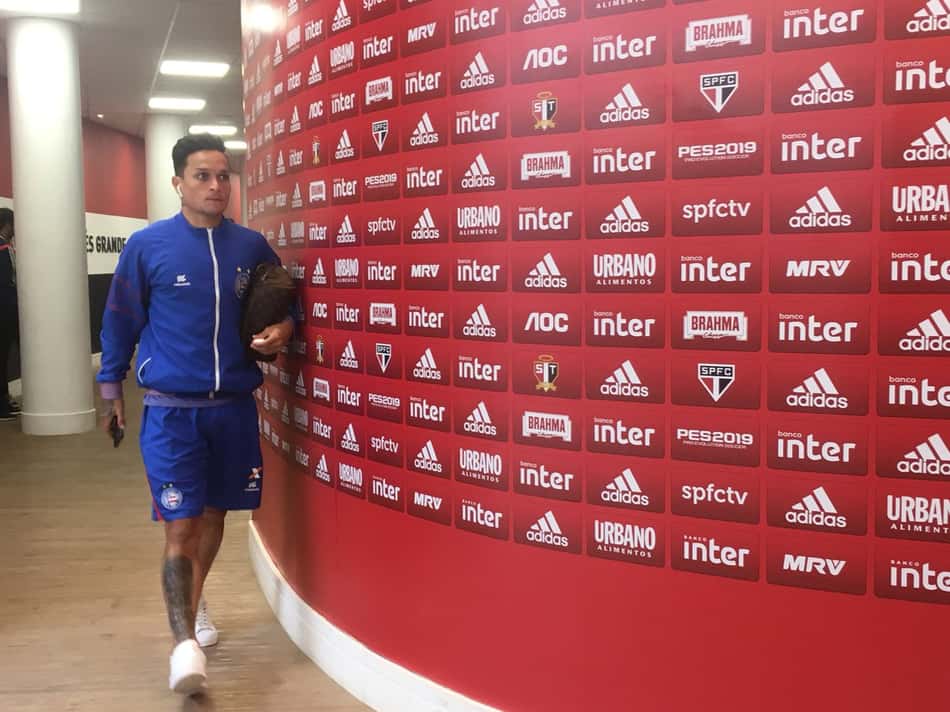 Cedido pelo Palmeiras, Artur se firma no Bahia e tenta eliminar São Paulo