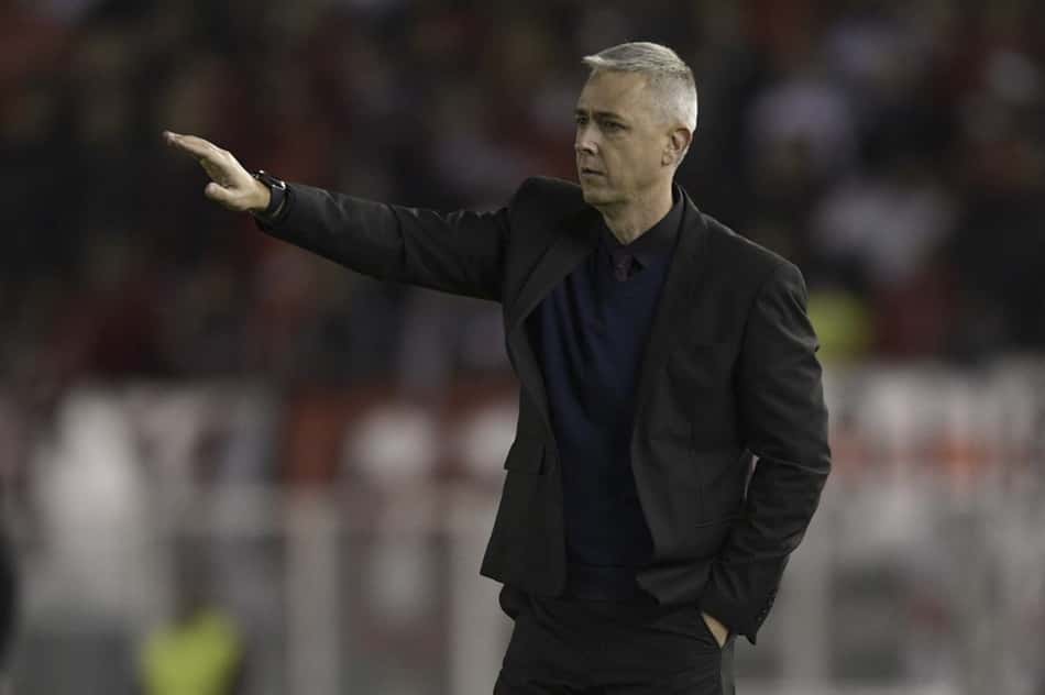 Tiago Nunes exalta o grupo do Athletico após o vice: 'Orgulhoso do que construímos'
