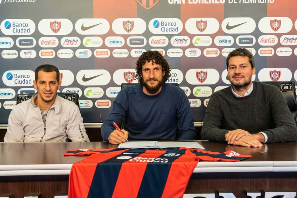 A pedido de Pizzi, San Lorenzo acerta renovação com Coloccini