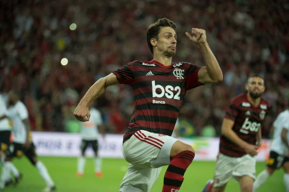Rodrigo Caio se torna um dos maiores zagueiros-artilheiros da temporada
