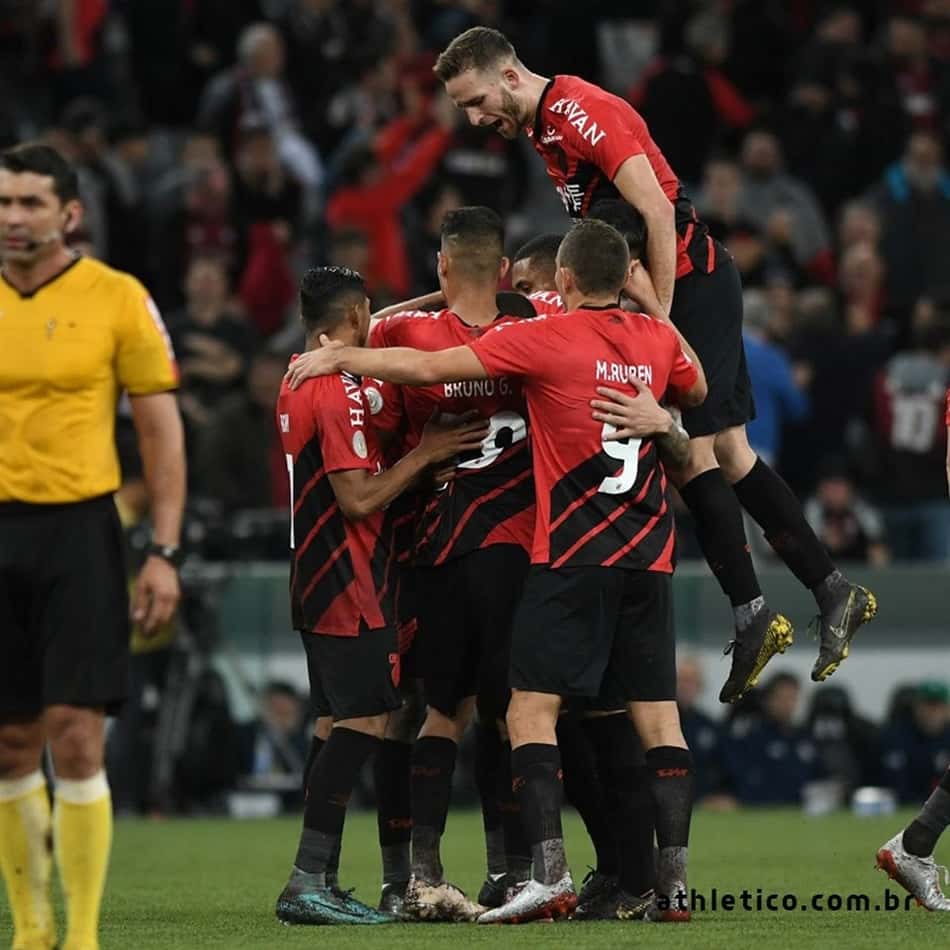 Dupla de zaga do Athletico comemora início de parceria e celebra solidez defensiva