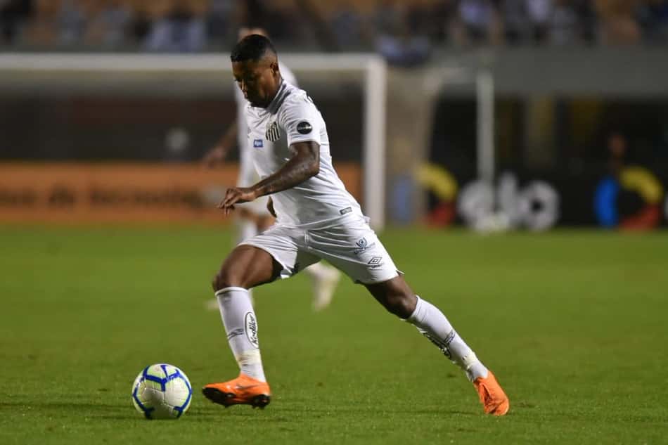 O Santos perdeu de virada para o Atlético-MG e está eliminado da Copa do Brasil. Na partida, disputada no Pacaembu, o melhor santista em campo foi o atacante Marinho, que perturbou a zaga rival com velocidade e infiltrações (notas por Fernanda Teixeira) 