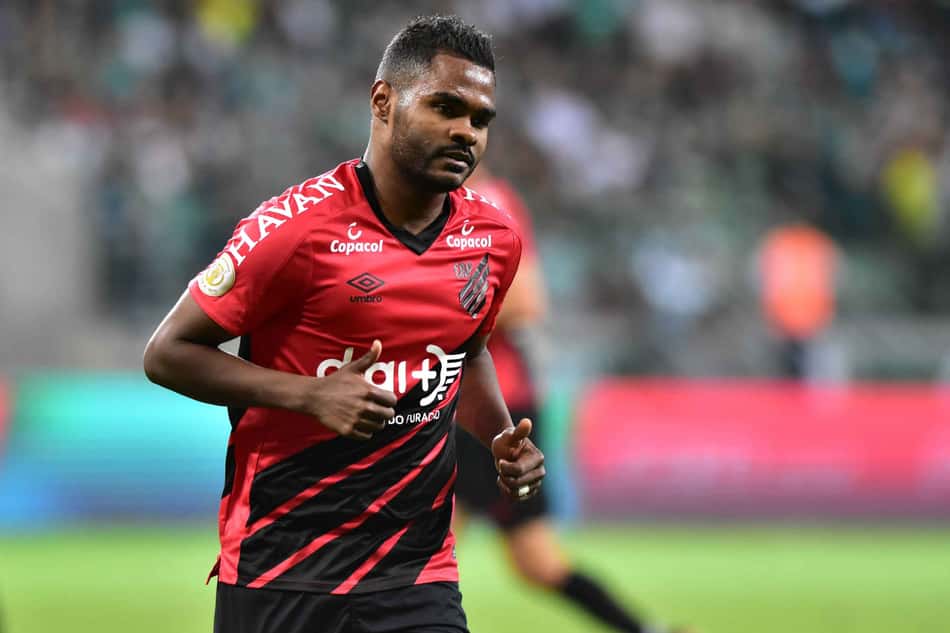 Passagem de Nikão pelo Athletico-PR se aproxima do fim