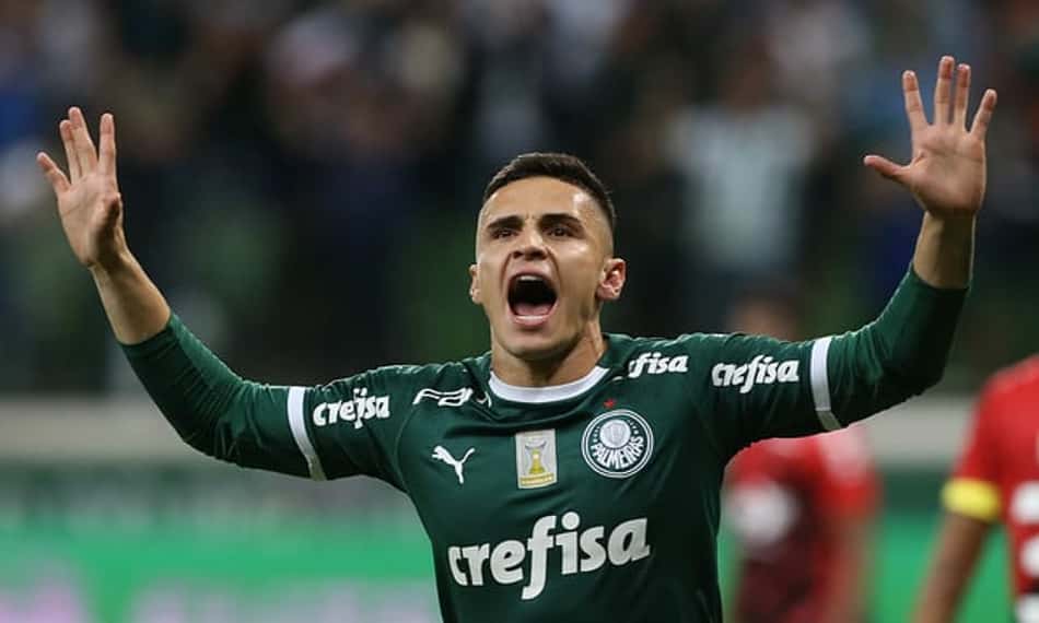 Veiga fala sobre pressão no Palmeiras e necessidade de voltar a vencer
