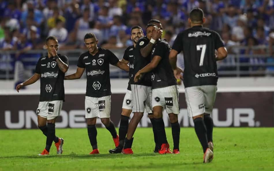 O Botafogo mostrou força e saiu do Rei Pelé com os três pontos. Na vitória sobre o CSA, em Maceió, o Glorioso conseguiu a virada nos acréscimos com gol de Alex Santana. O meio-campista foi o destaque no triunfo que levou o Botafogo ao G4 do Brasileirão. As notas do LANCE! (Por reporterbota@lancenet.com.br)