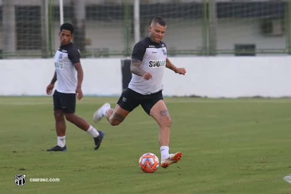 Apesar de sondagens, Romário garante estar feliz no Ceará