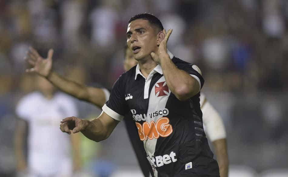 Autor do gol da vitória do Vasco, Danilo Barcelos valoriza torcida