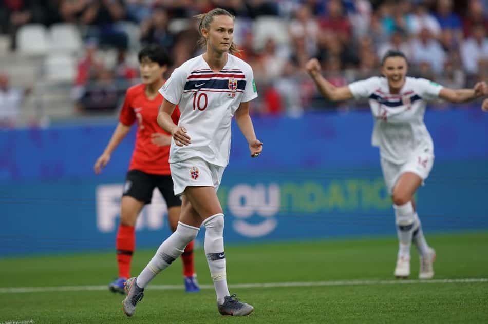 Noruega vence Coreia e garante vaga nas oitavas do Mundial Feminino