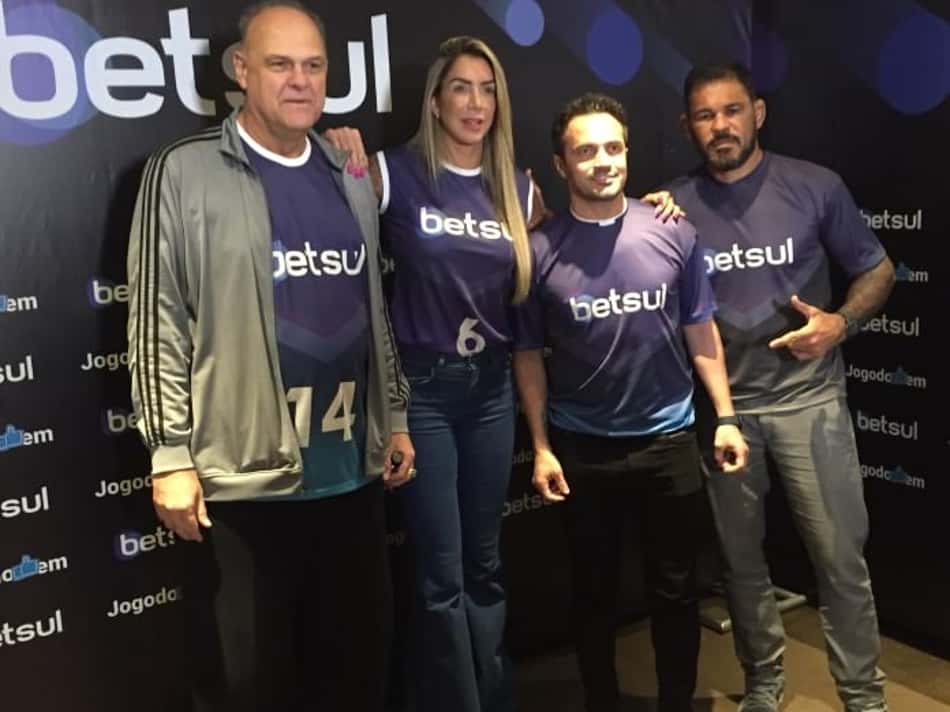 Com quarteto de campeões, site de apostas esportivas é lançado em SP