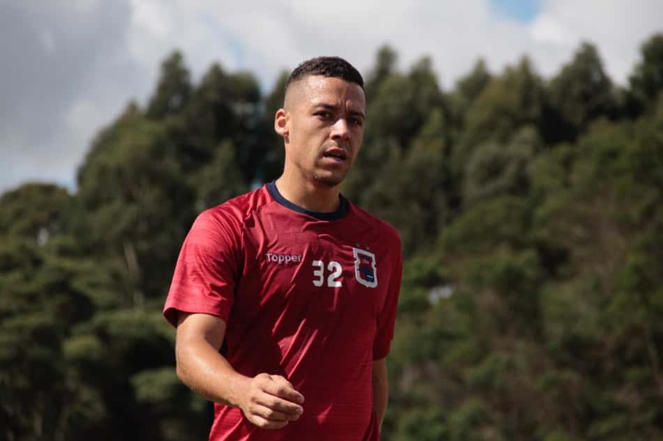 Titular do Paraná, Ramon projeta duelo contra o Bragantino