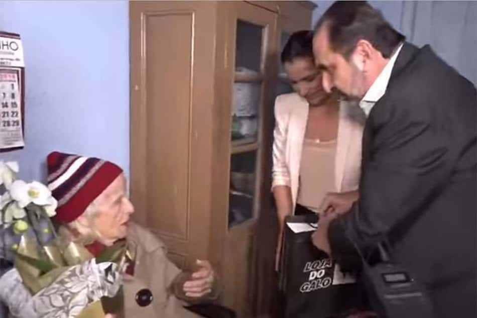 Kalil atende pedido de admiradora cruzeirense com visita e presente