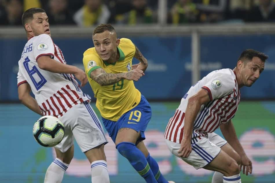 Everton desconversa sobre possível adeus ao Grêmio: 'Foco na Seleção'