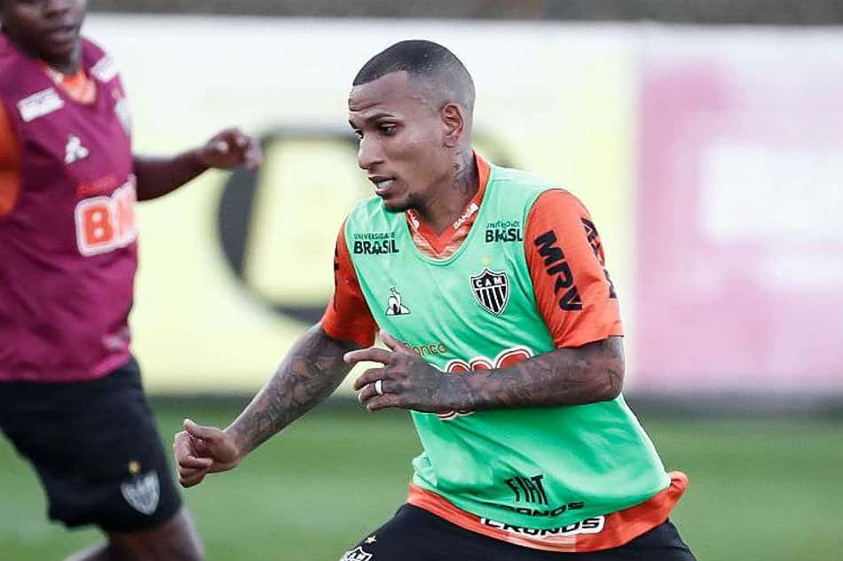 Galo trabalha para renovar com Otero e monitora outros contratos que irão vencer no fim de 2020
