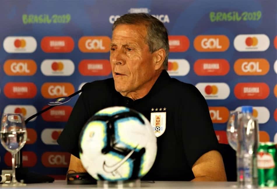 COVID-19: Óscar Tabárez é afastado da seleção uruguaia