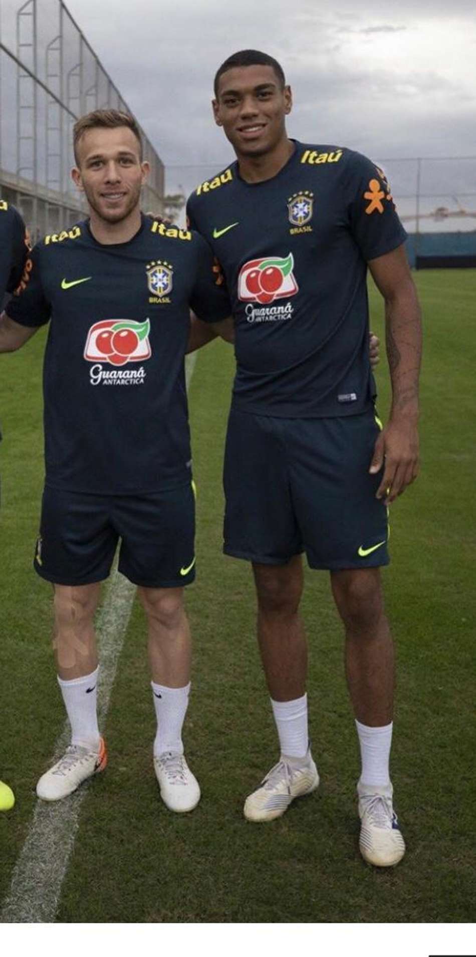 Zagueiro da base do Grêmio vibra com período de treinos com a Seleção Brasileira