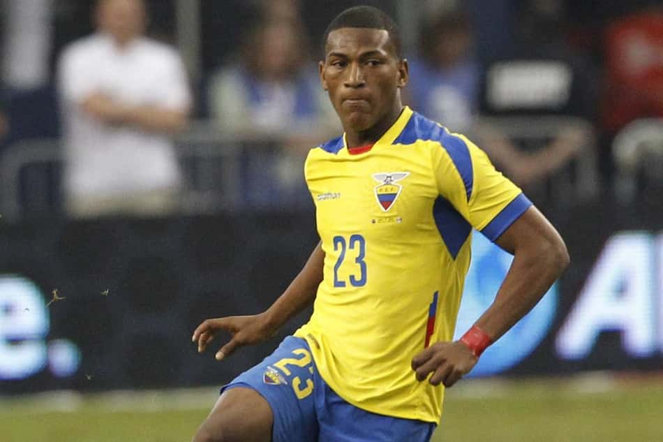 Augsburg confirma contratação do equatoriano Carlos Gruezo