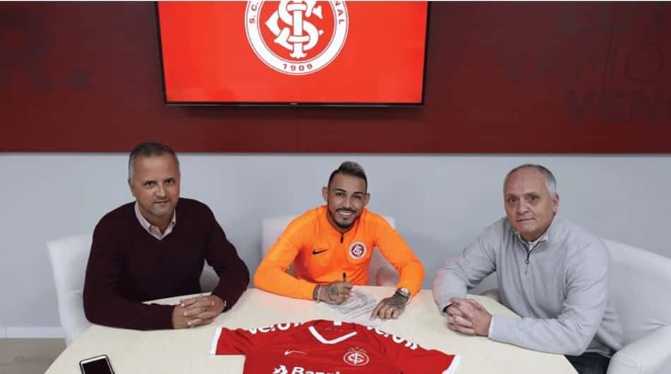Internacional contrata o lateral-esquerdo Natanael