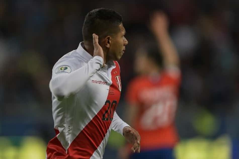 Flores confirma presença na final e elogia Guerrero: 'Liderança positiva'