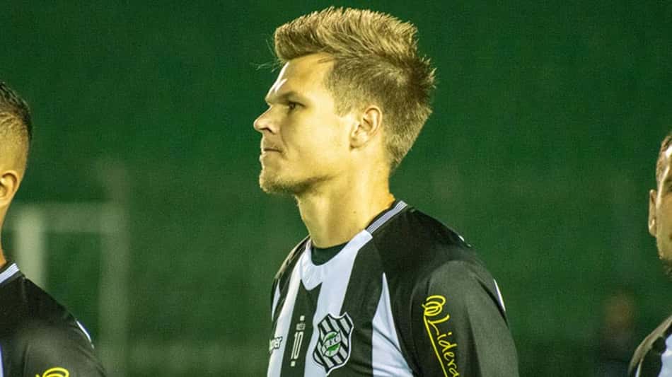 Alemão exata defesa do Figueirense e elogia grupo: 'Grandes guerreiros'