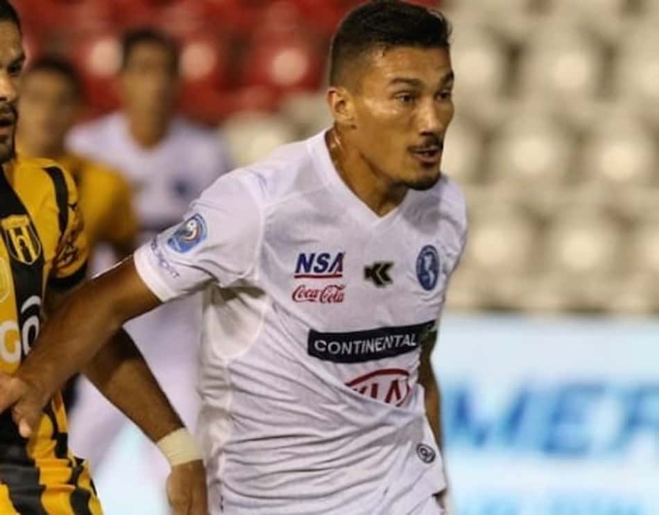Avaí confirma a contratação do volante Richard Franco
