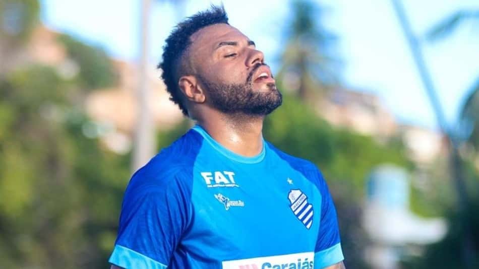 Cassiano acerta rescisão junto ao CSA; Portugal deve ser seu destino