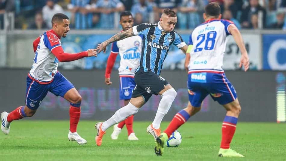 Em busca da inédita vaga na semifinal, Bahia recebe o 'copeiro' Grêmio