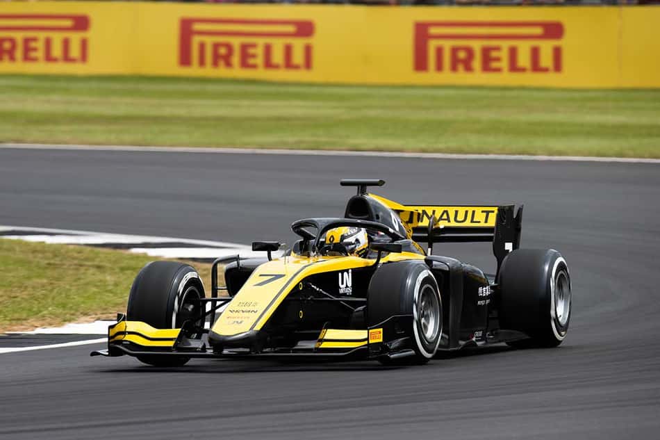 Zhou assume como piloto de testes na Renault