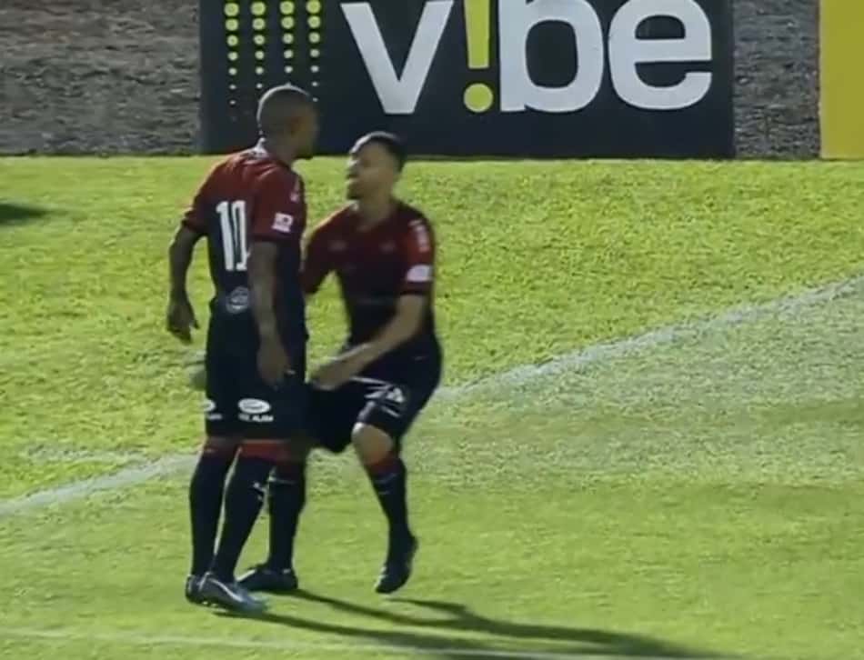 Brasil de Pelotas surpreende e derrota o Botafogo-SP