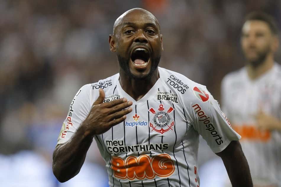 Corinthians domina o jogo e vence CSA em casa com gol de Vagner Love