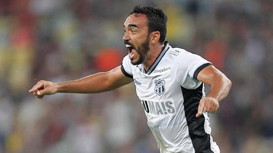 Em tom de agradecimento, Tiago Alves posta mensagem de despedida do Ceará