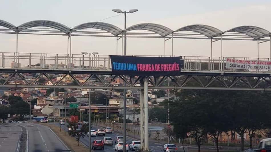 Torcida Cruzeiro provoca o Atlético-MG