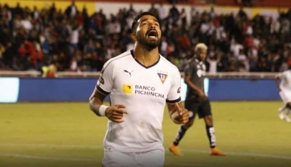 Lembra dele? Ex-Bota, Rodrigo Aguirre pode buscar outro time em janeiro