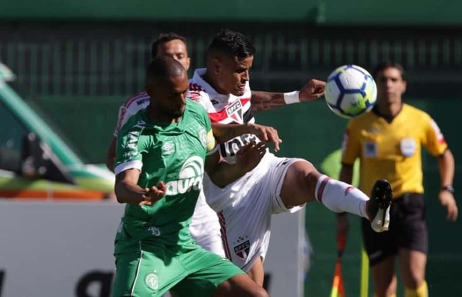 São Paulo x Chapecoense: prováveis times, onde assistir e desfalques