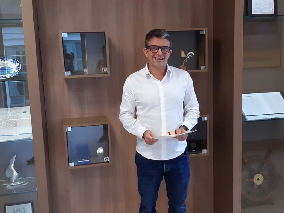 Ex-candidato à presidência do Vasco presenteia torcedor