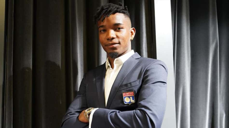 Thiago Mendes faz pronunciamento sobre momento conturbado no Lyon