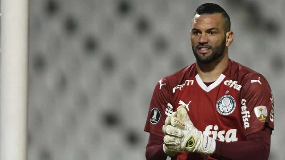 Weverton destaca pênalti defendido e cita 'esperança' para jogo de volta