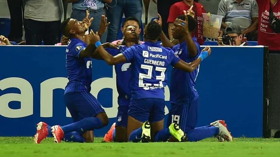 Jesus erra, Flamengo perde para o Emelec e se complica na Libertadores