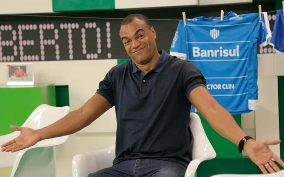 Denilson elogia mobilização da torcida do Botafogo por chegada de grandes astros: 'Está voando'