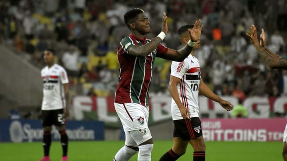 O Fluminense perdeu por 2 a 1 para o São Paulo, na noite deste sábado, pela 12ª rodada do Brasileirão. Com o resultado, o Tricolor segue na zona de rebaixamento da competição, com nove pontos. O destaque do time foi o atacante Yony González, que foi o autor do gol da equipe. Confira as notas do LANCE! (por Carlos Bandeira de Mello)