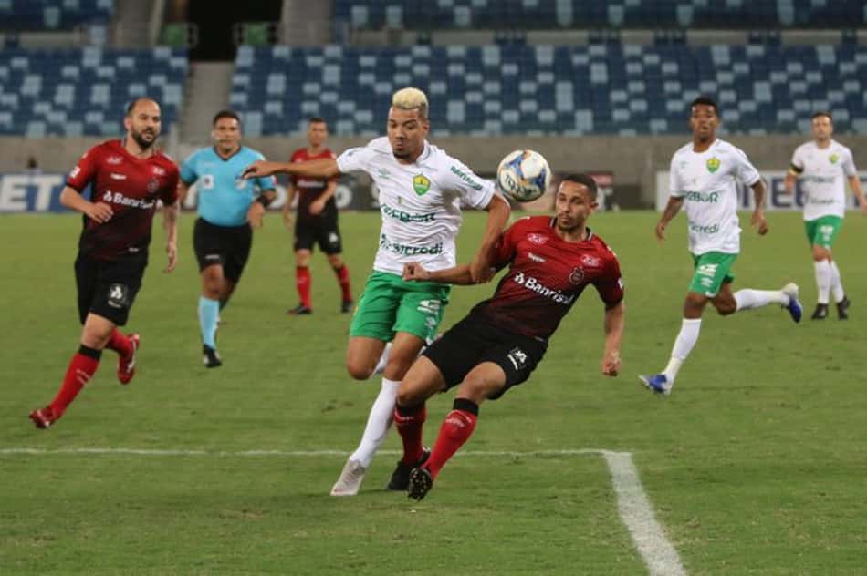 Na Arena Pantanal, Cuiabá e Brasil de Pelotas ficam em frustrante igualdade