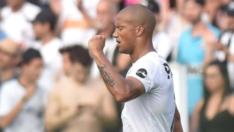 Sánchez empata com Arrascaeta na artilharia estrangeira do Brasileirão